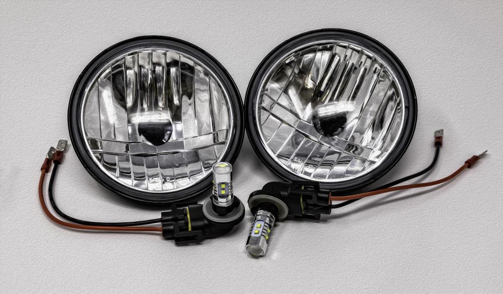 Featured image for “1993- 2006 6 Piece Harley Fl LED Passing Light Upgrade Kit”